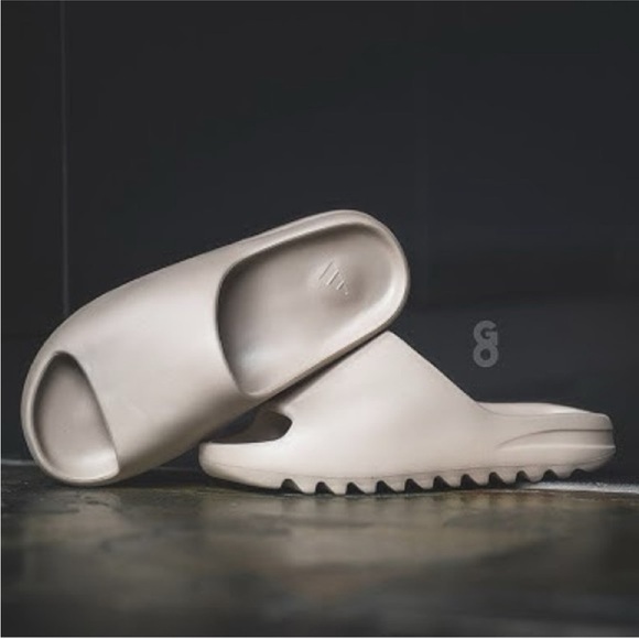 Sandals_&_Flip_Flops